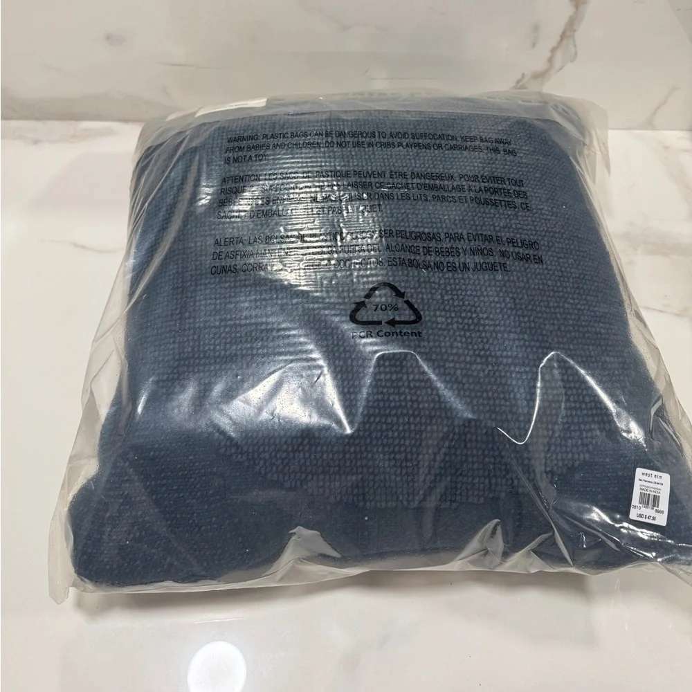 NWT West Elm Outdoor Tufted Circle Pillow 20x20, Midnight - Picture 5 of 8